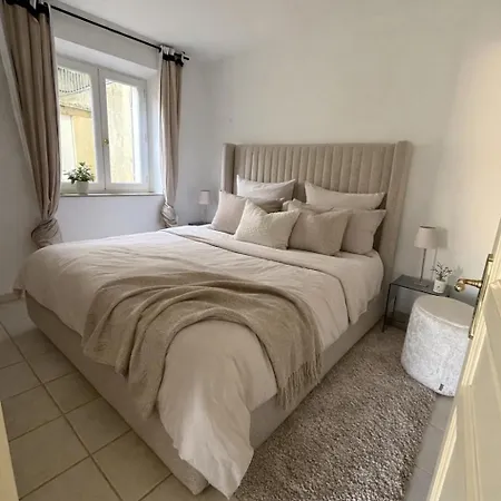 Seize St Tropez Saint-Tropez