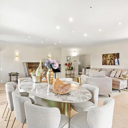 Seize St Tropez Saint-Tropez