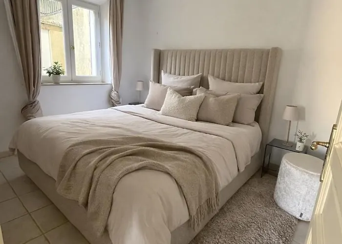 Seize St Tropez Saint-Tropez