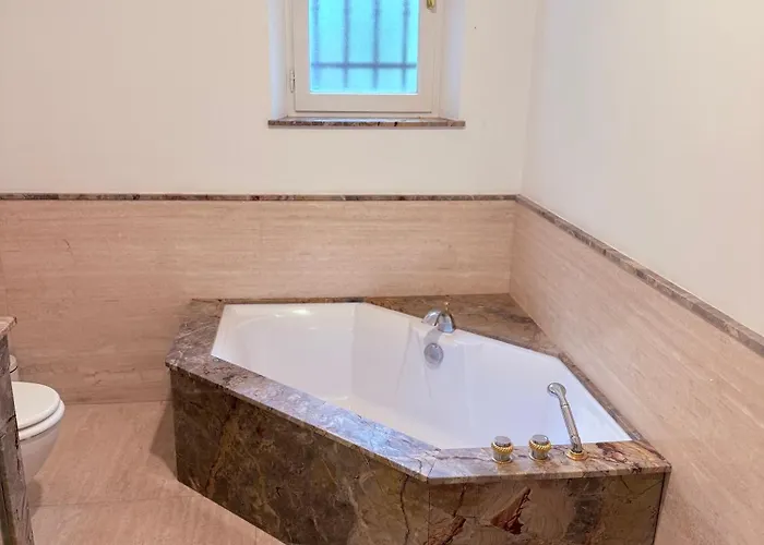 Seize St Tropez Saint-Tropez